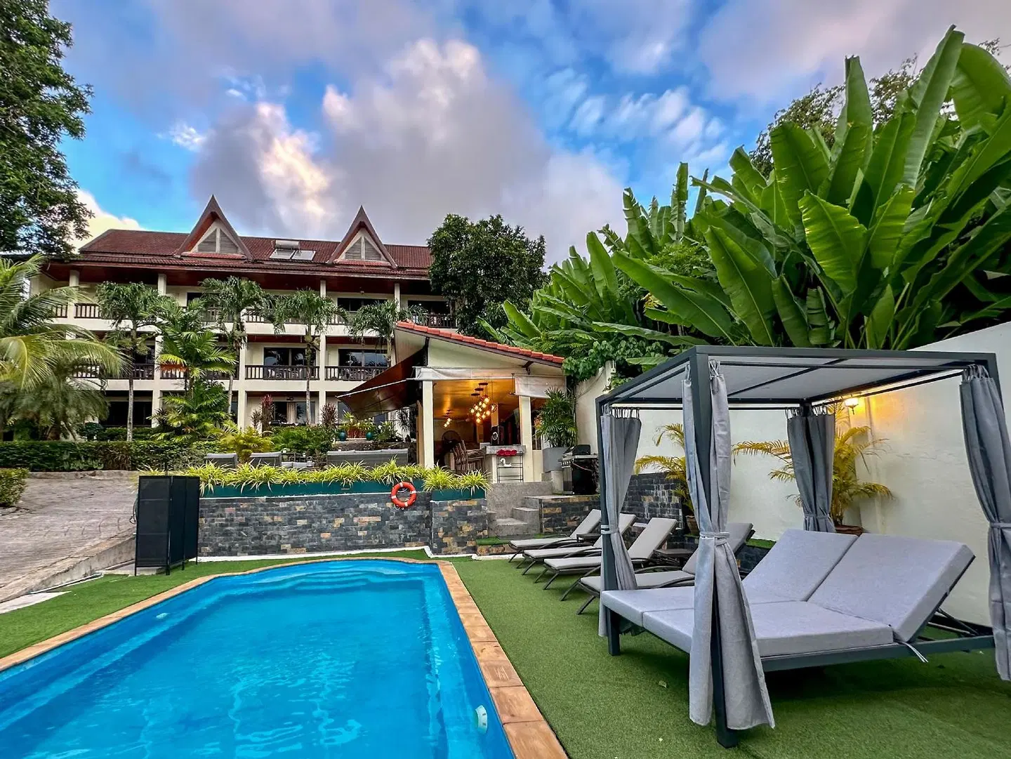 Ocean View Phuket Hotel EXTERIOR