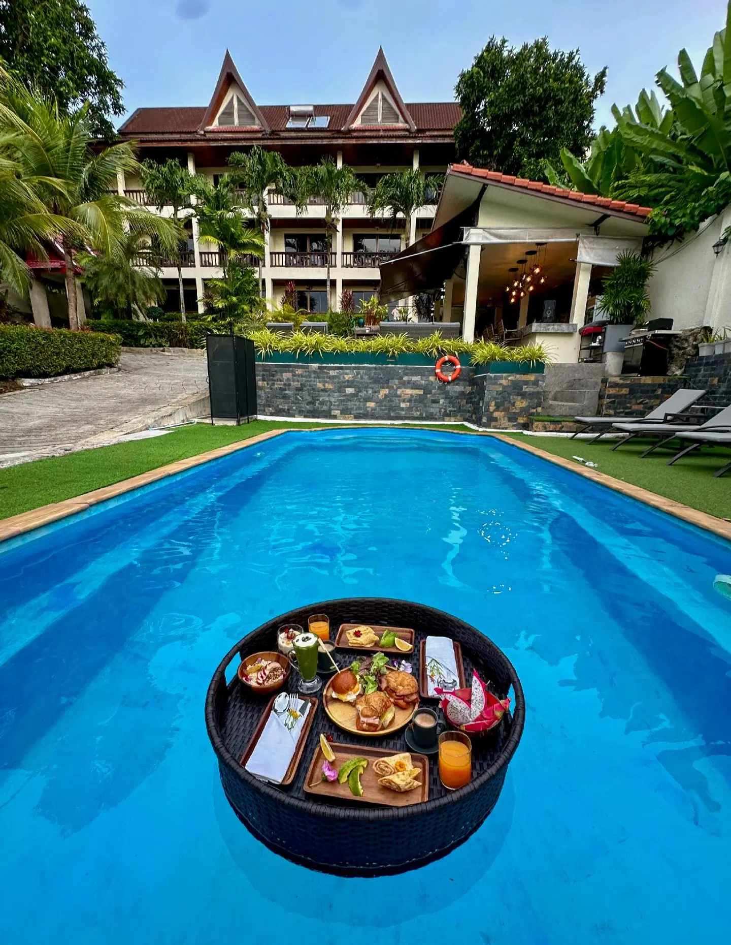 Ocean View Phuket Hotel OUTDOOR_POOL