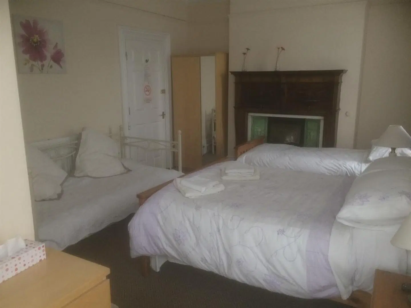 The Avenue ROOM_EXAMPLE