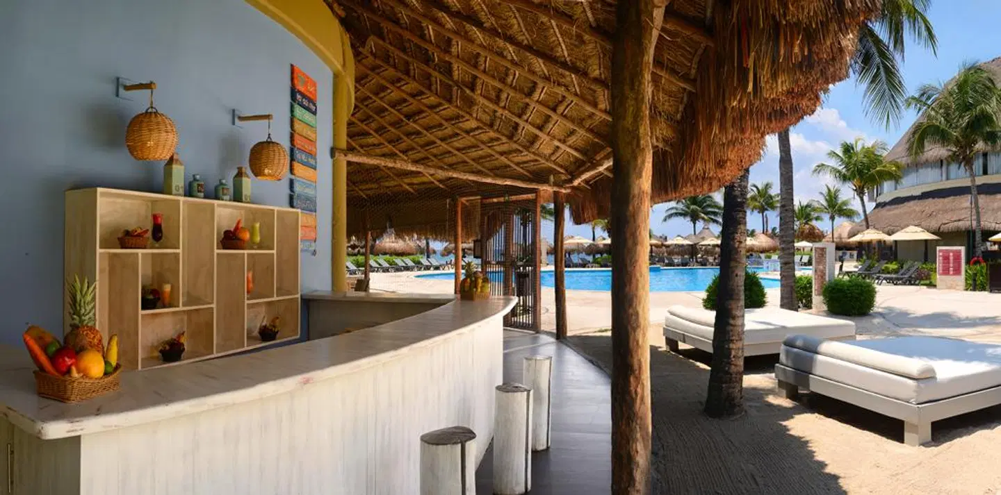Catalonia Riviera Maya Bar