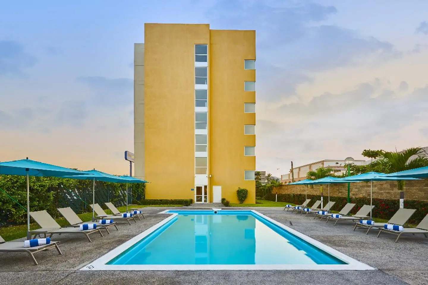 City Express Manzanillo OUTDOOR_POOL