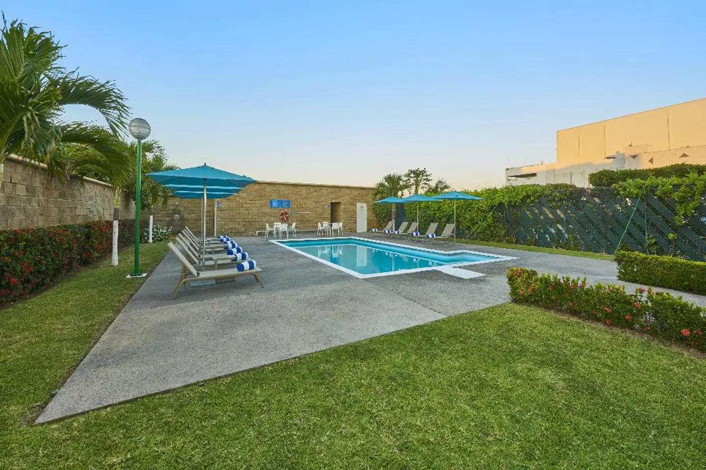 City Express Manzanillo OUTDOOR_POOL