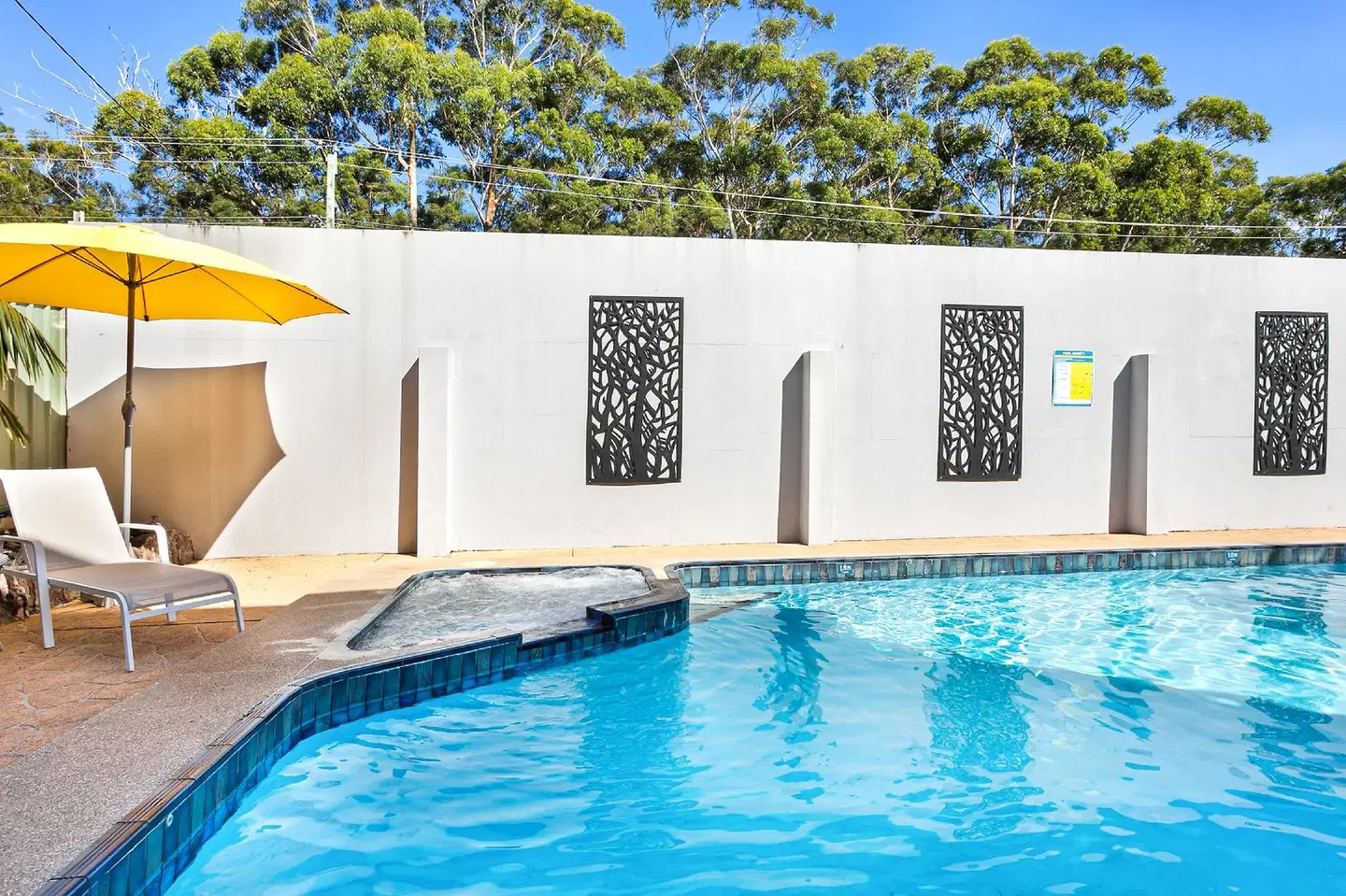 Peninsula Nelson Bay Motel and Serviced Apartments OUTDOOR_POOL