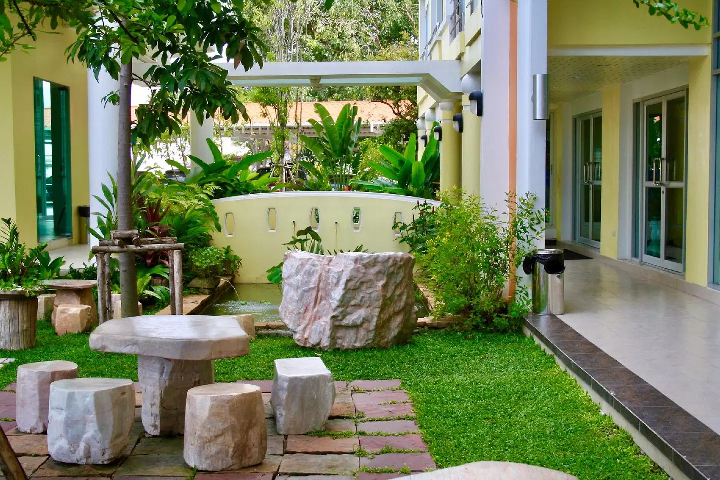 Caza V1 Serviced Apartment LOUNGE_LOBBY
