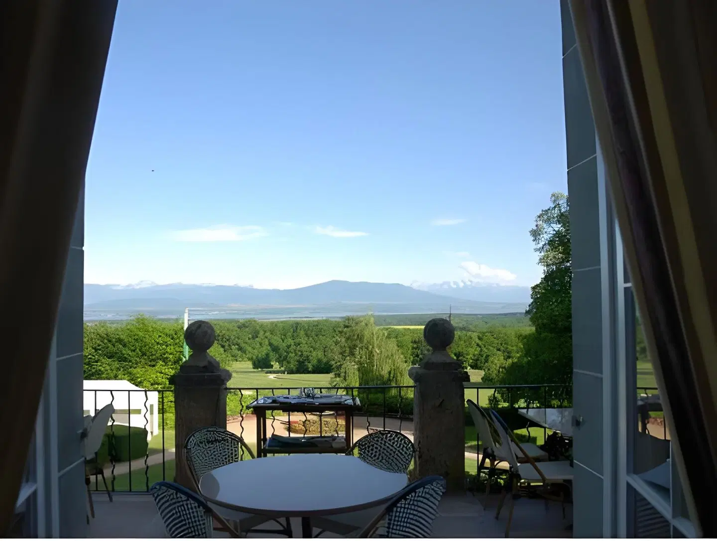 Chateau de Bonmont Terrasse