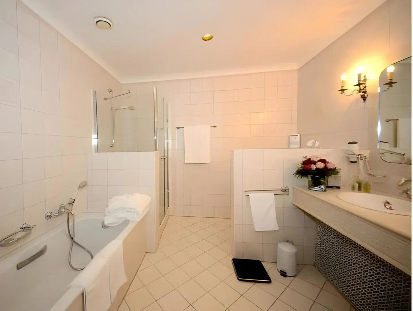 Chateau de Bonmont Badezimmer