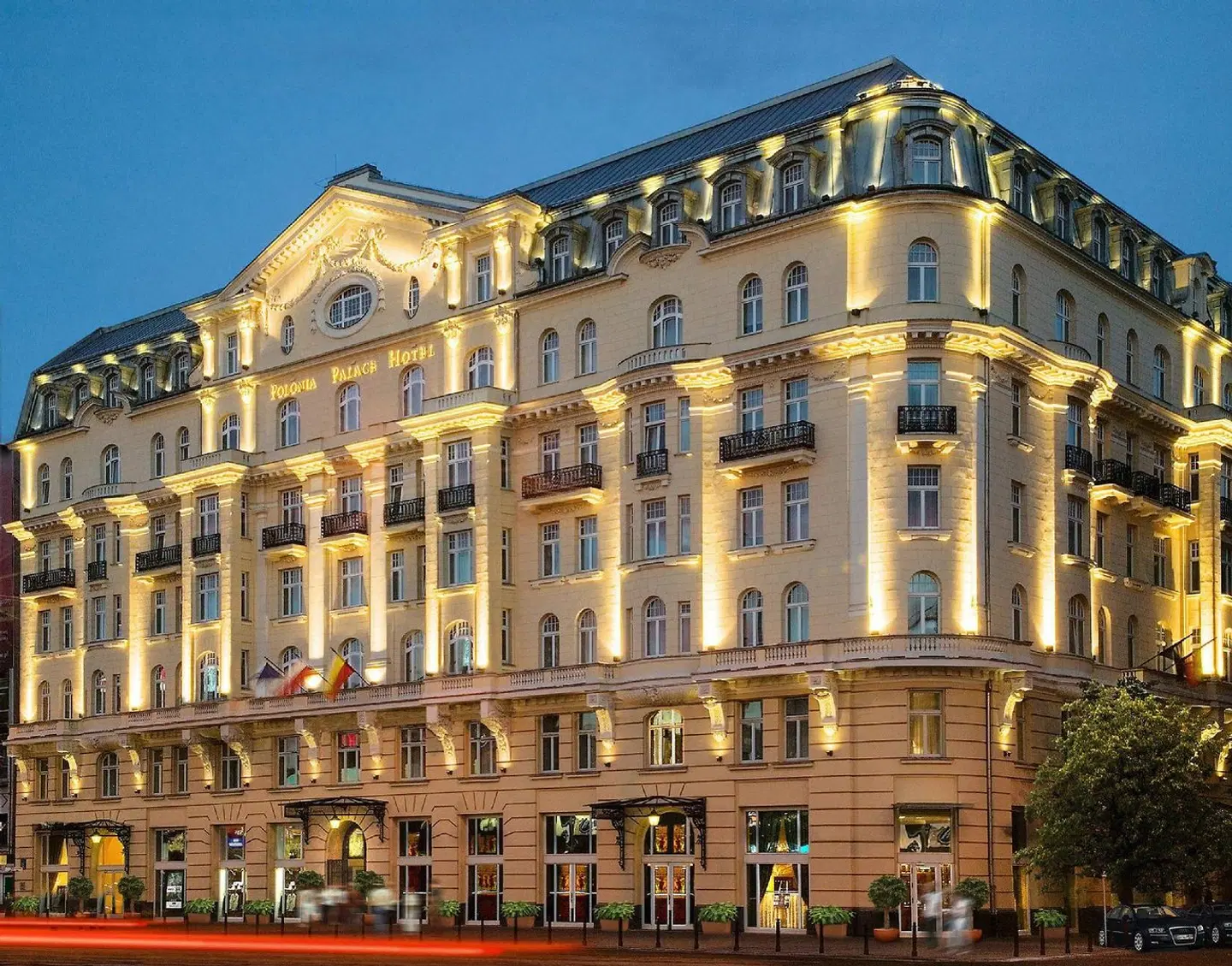 Polonia Palace EXTERIOR