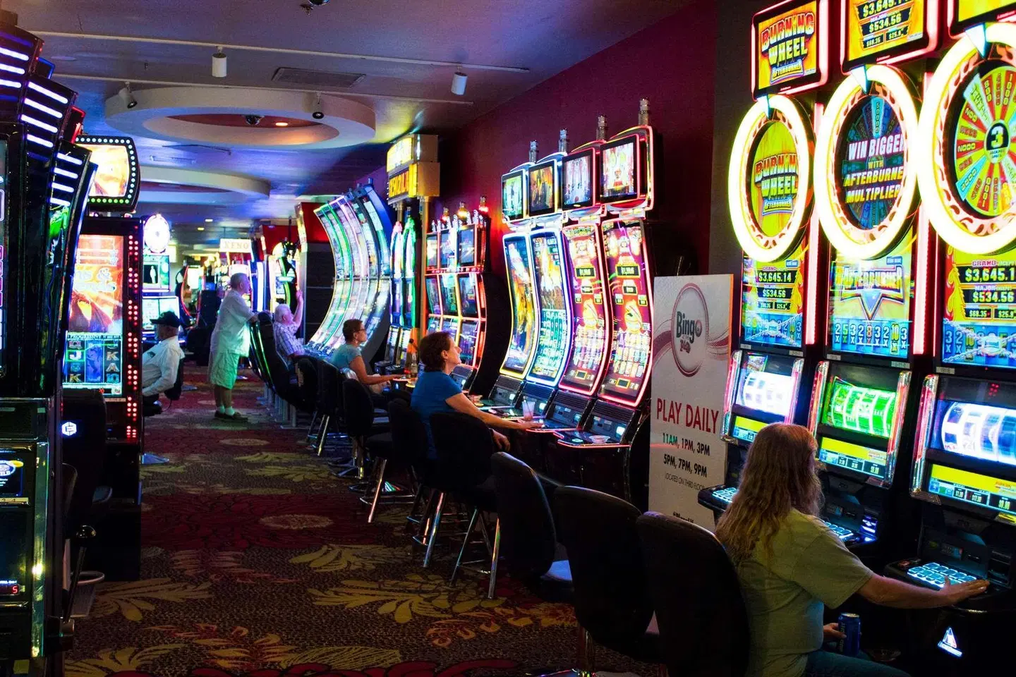 Plaza Hotel & Casino Bar