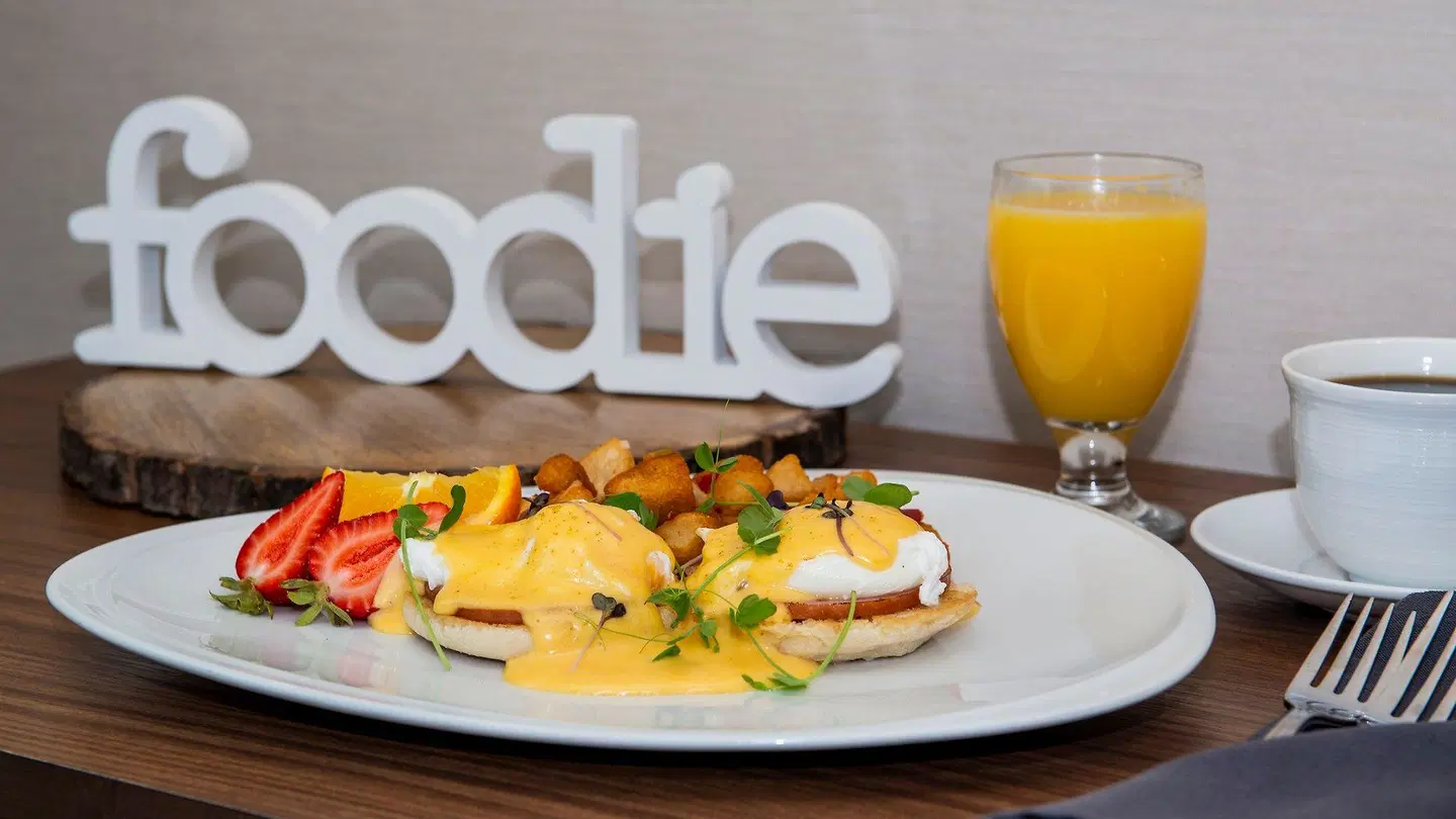 Holiday Inn Winnipeg South by IHG Restaurant