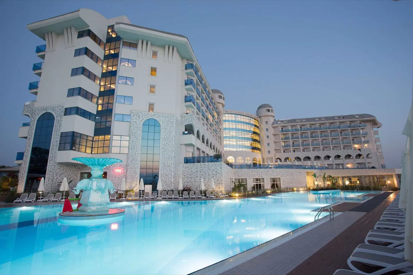 Water Side Resort OUTDOOR_POOL