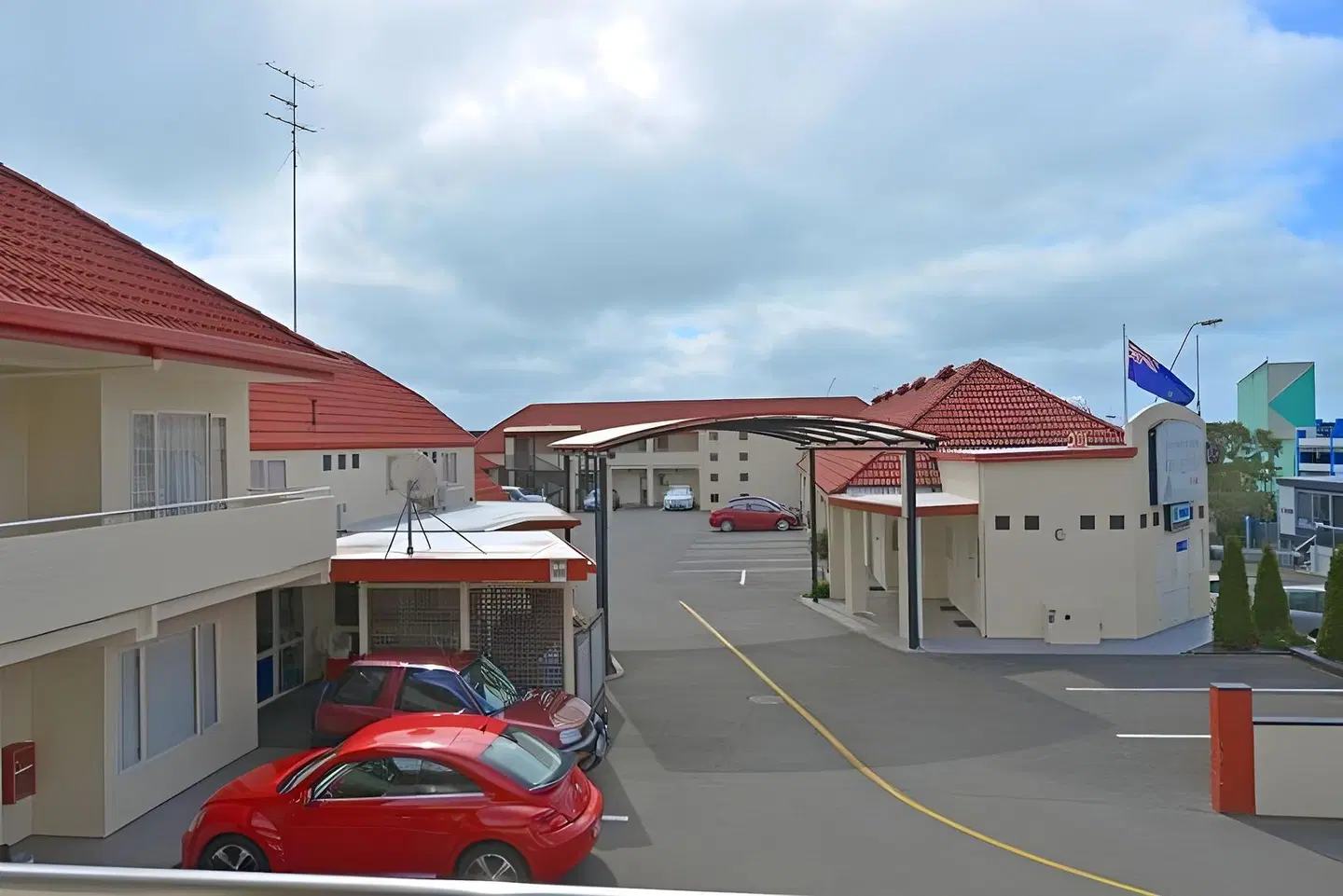 Brougham Heights Motel EXTERIOR
