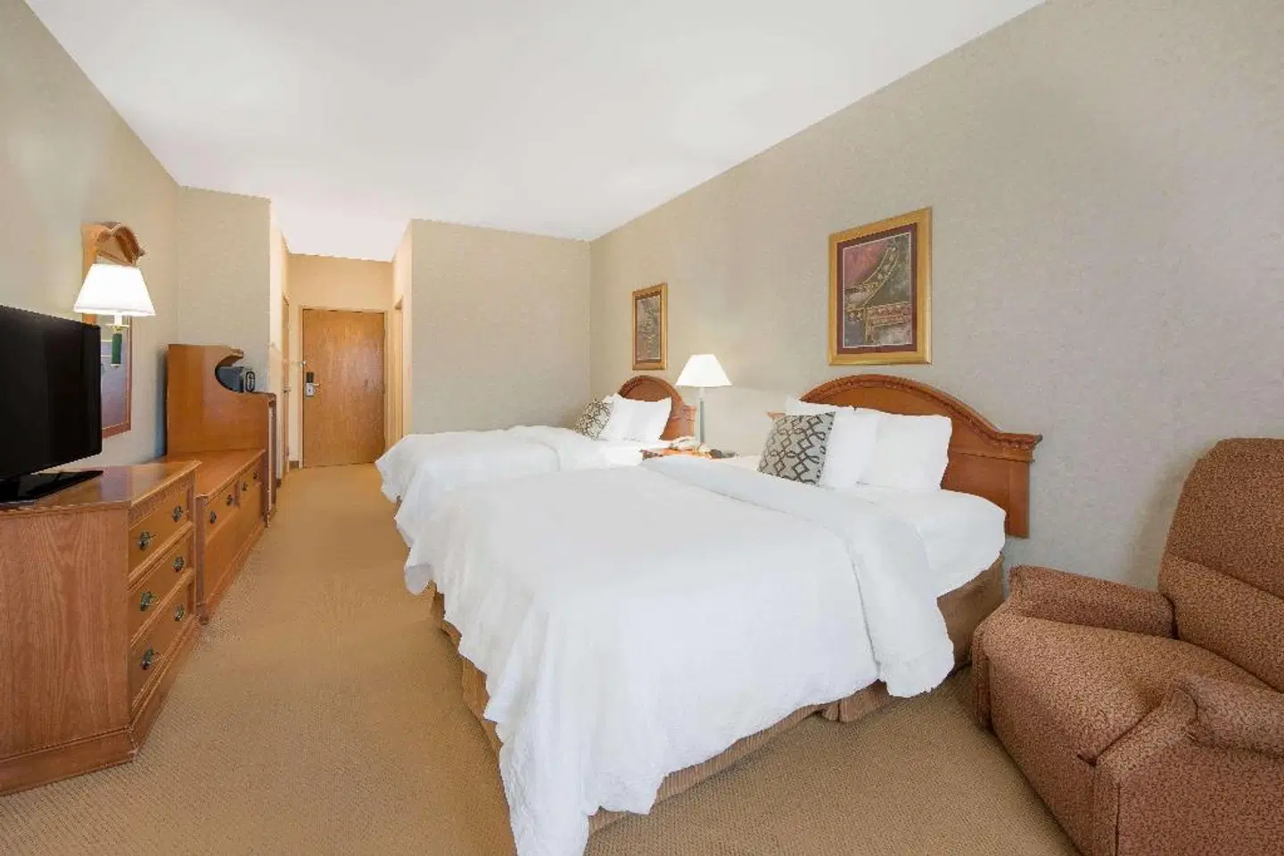 Days Inn & Suites by Wyndham Dumas ROOM_EXAMPLE
