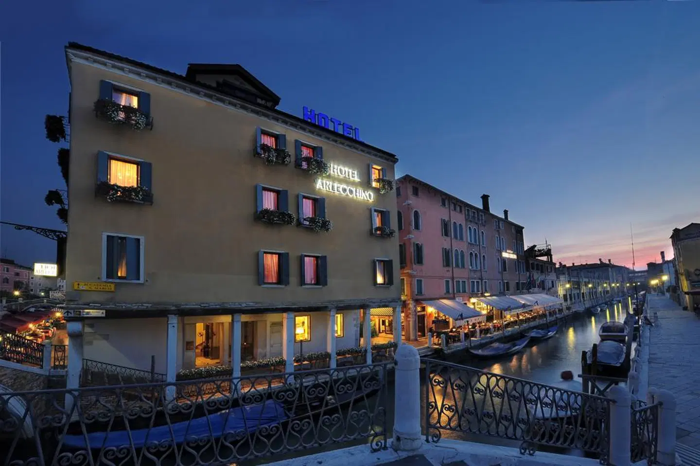 Hotel Arlecchino EXTERIOR