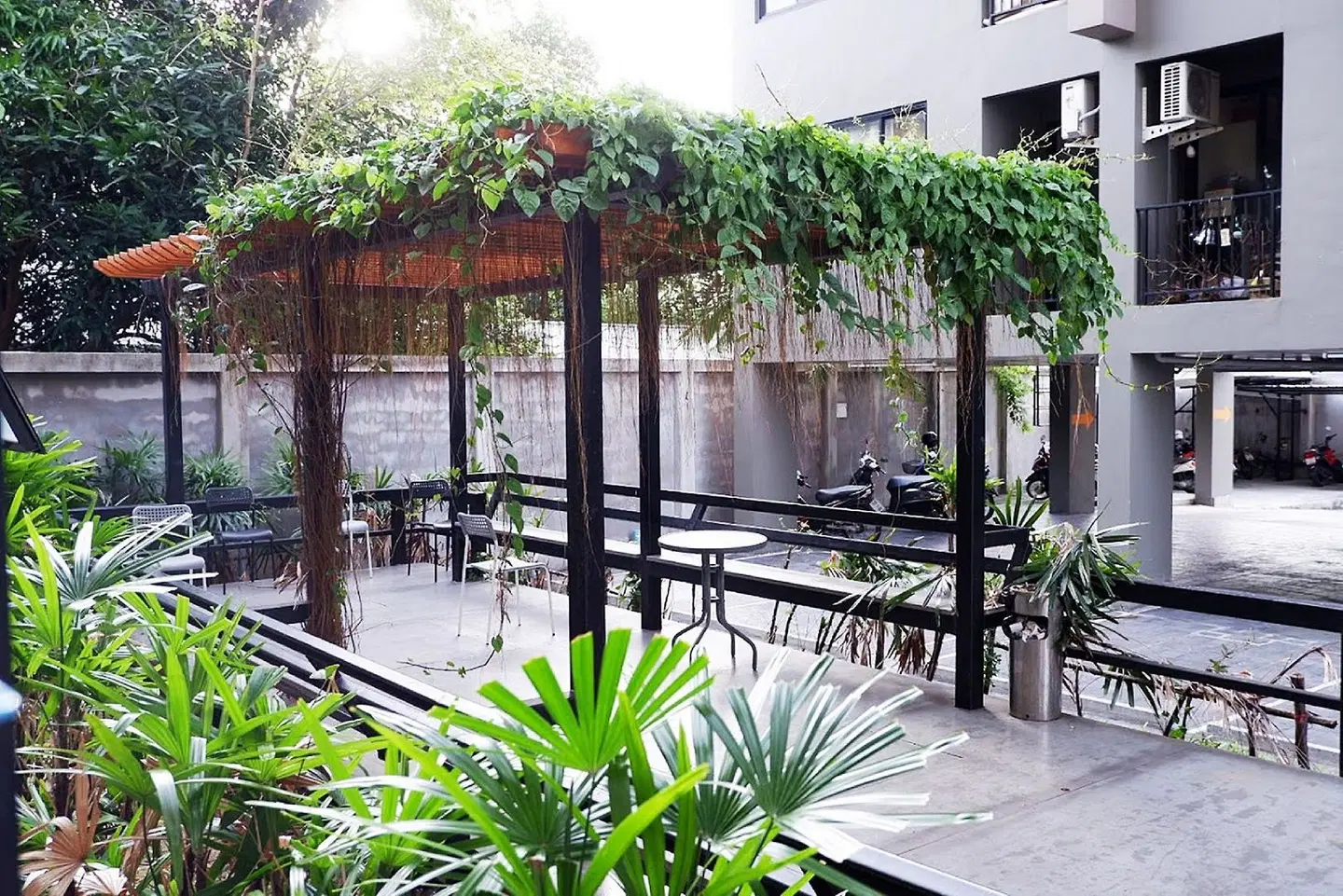 Izen Plus Budget Hotel & Residence Terrasse
