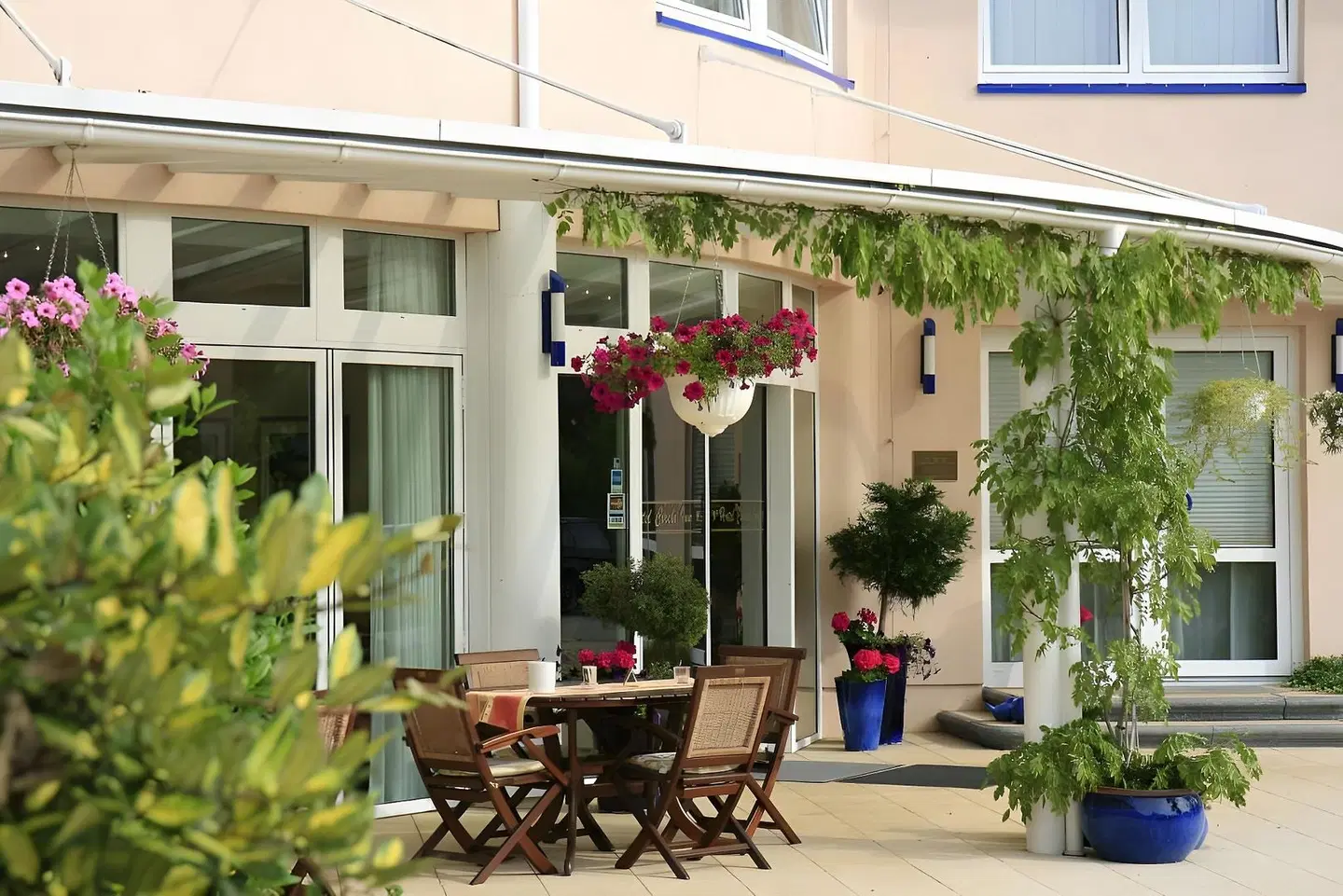 Circle Inn EXTERIOR