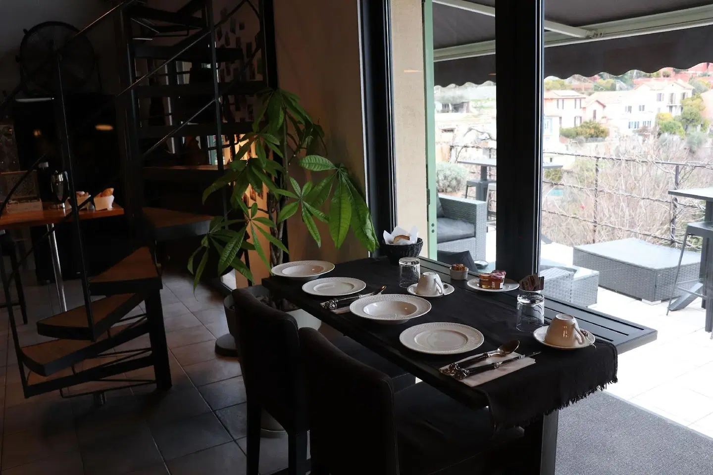 Skylark Bed & Breakfast Restaurant