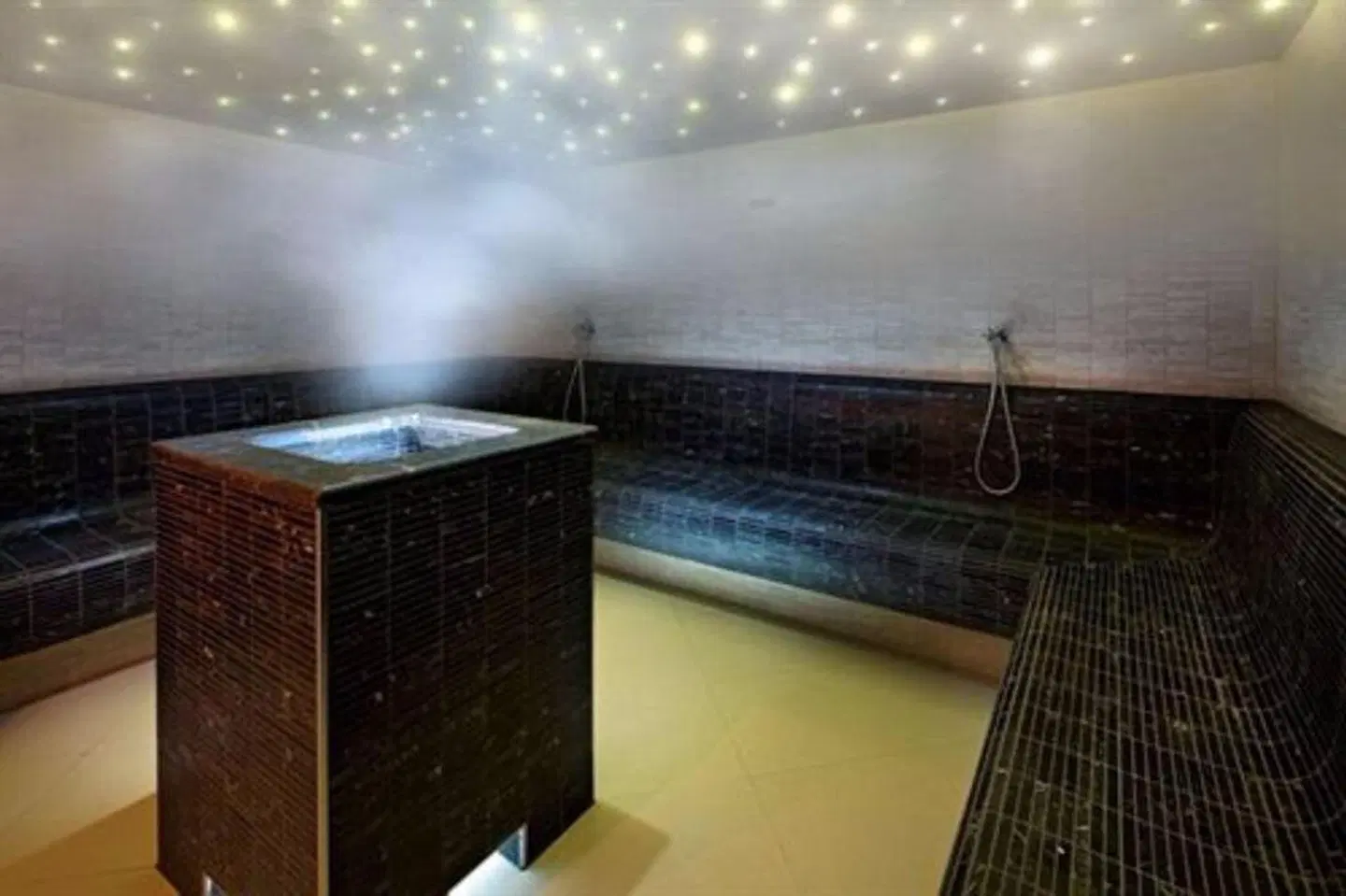 Continental Thermae & Spa Badezimmer