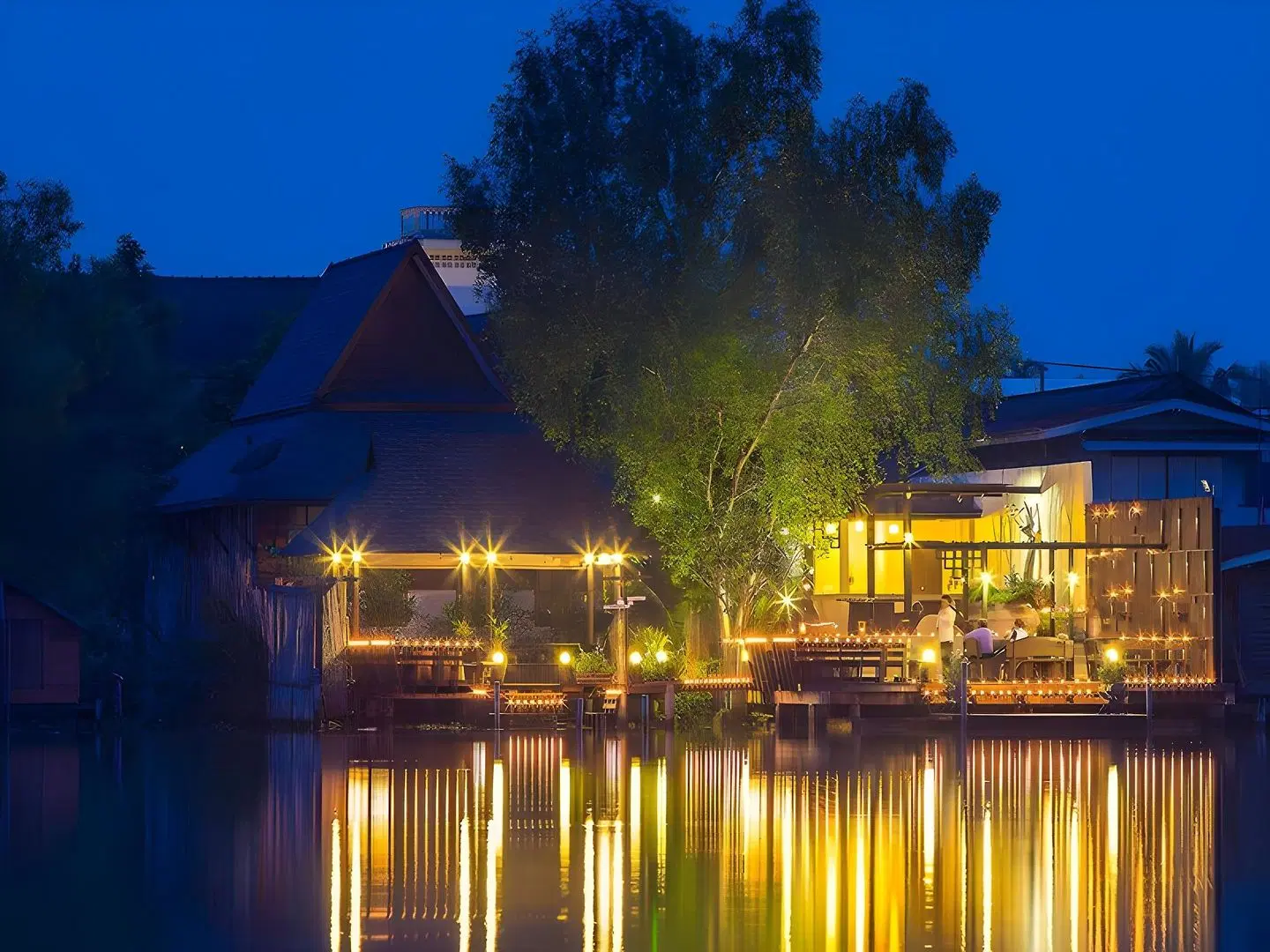 Bann Suan Maeklong EXTERIOR