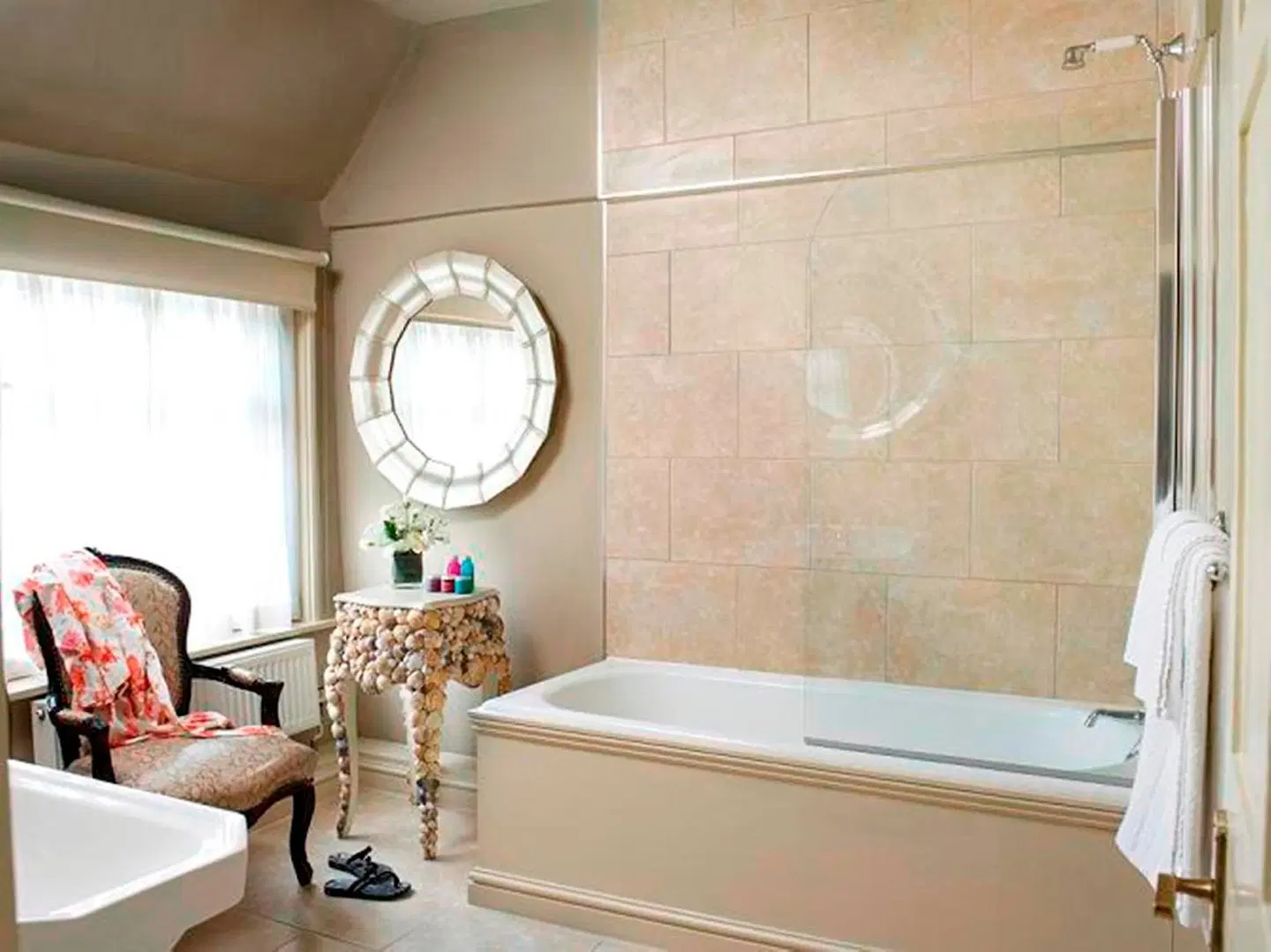 The Angel Inn BATHROOM