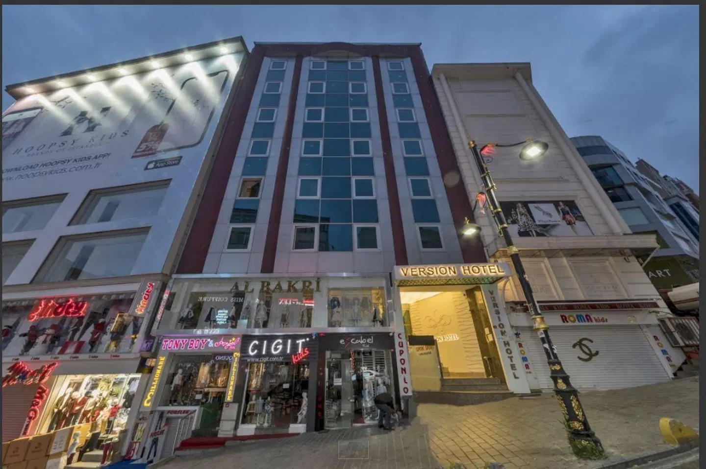 Version Hotel EXTERIOR