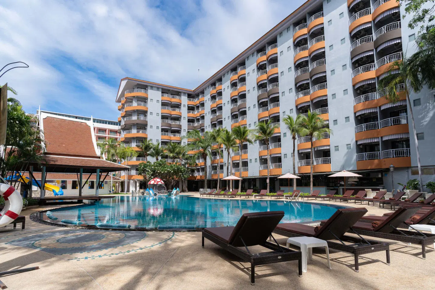 Heeton Concept Pattaya OUTDOOR_POOL