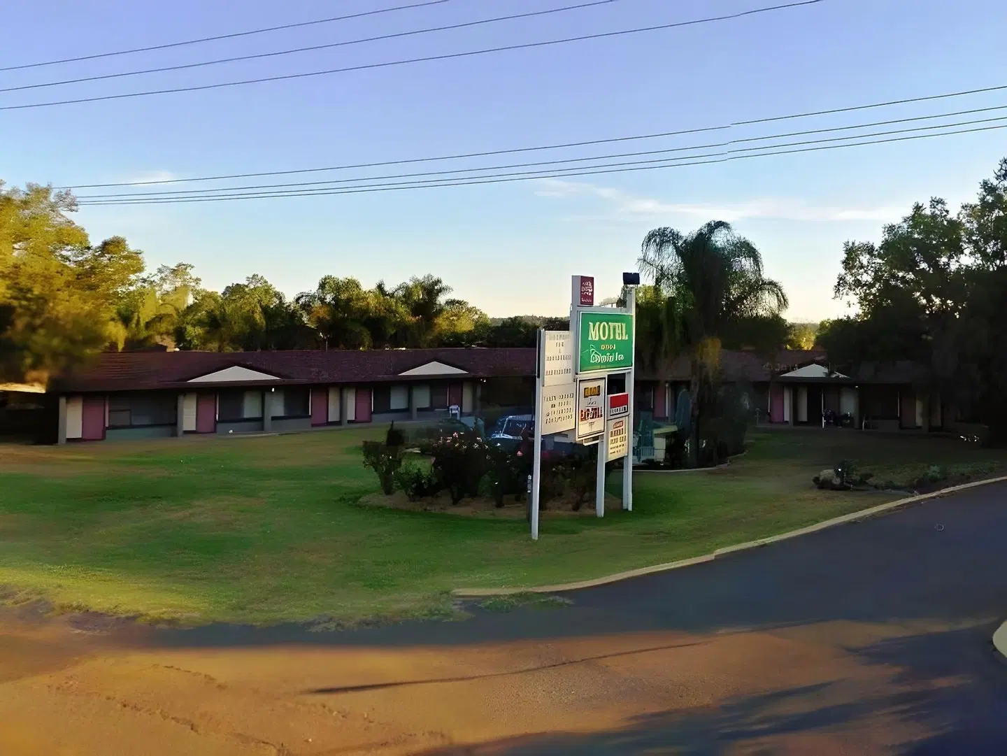 Colonial Inn Motel SPORTS_AND_LEISURE