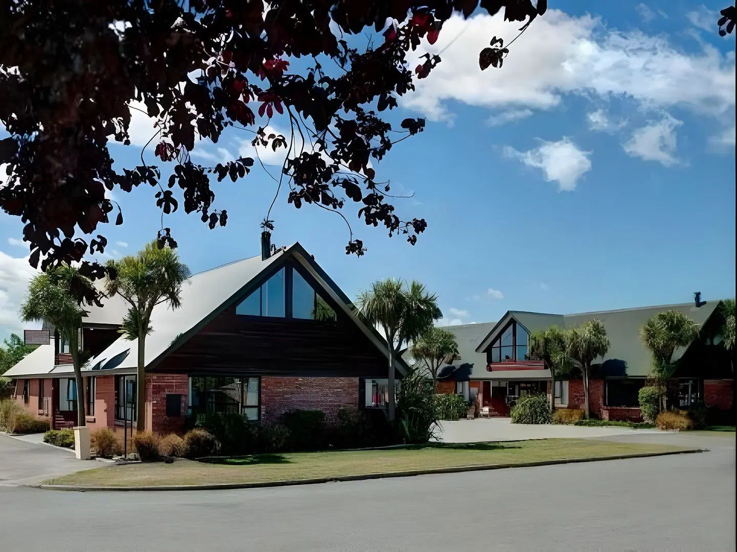Snow Denn Lodge EXTERIOR