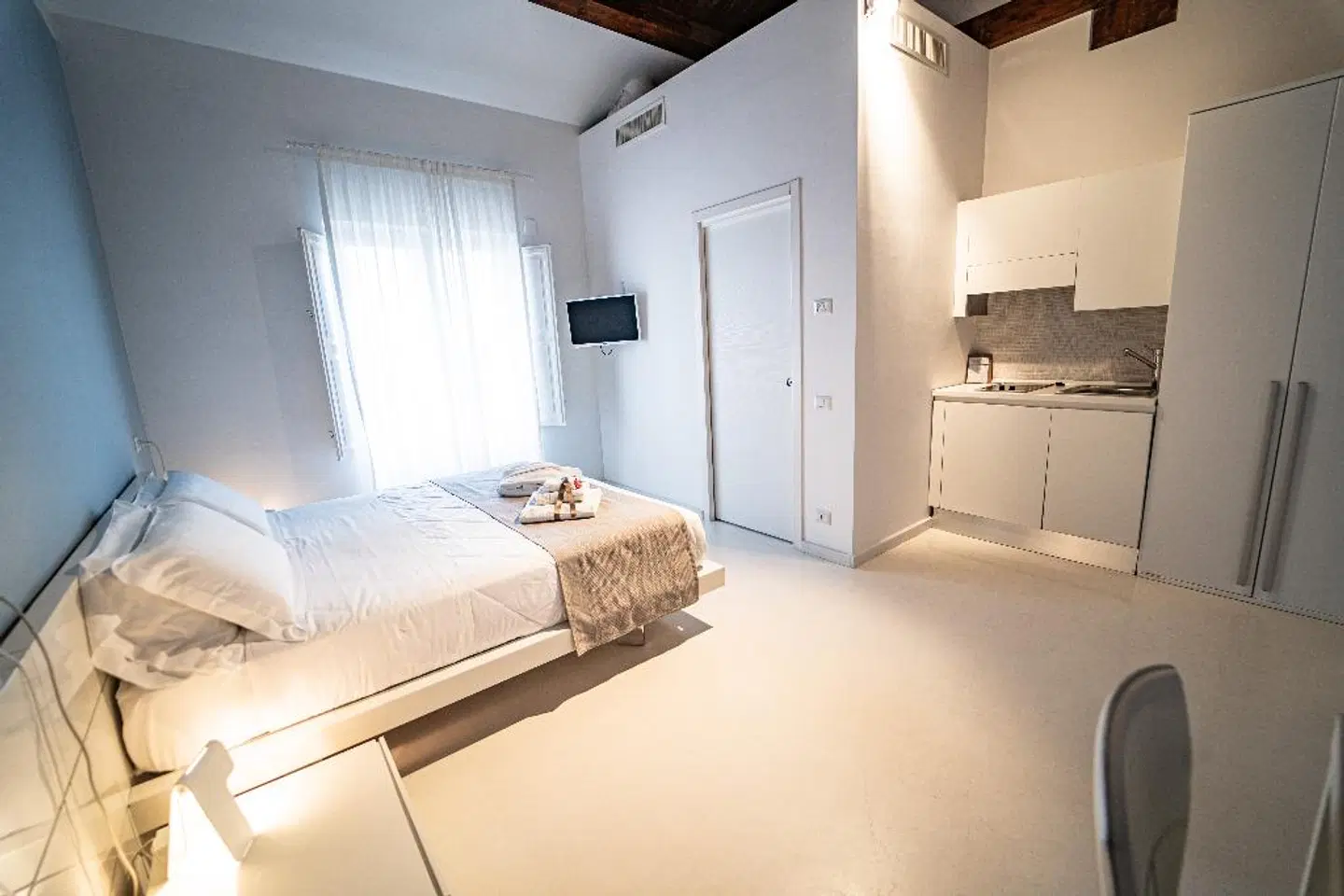 Cave Del Sole ROOM_EXAMPLE