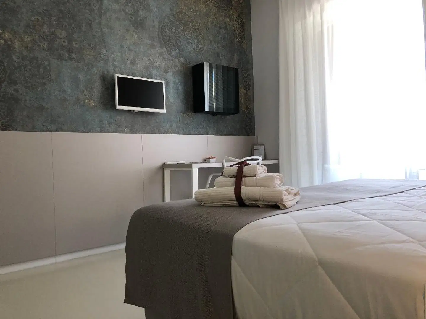 Cave Del Sole ROOM_EXAMPLE