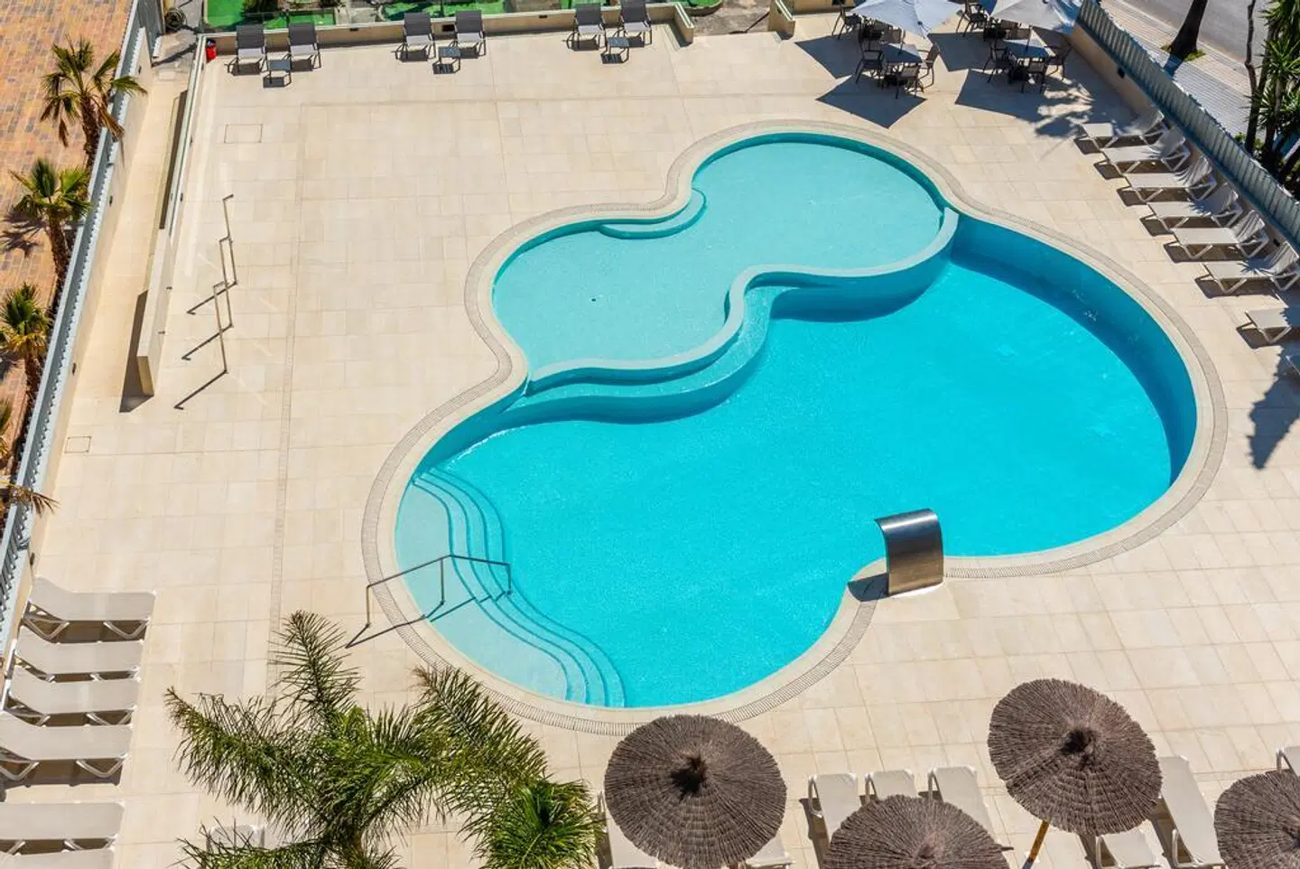Salou Playa Family Suites by Rentalmar OUTDOOR_POOL