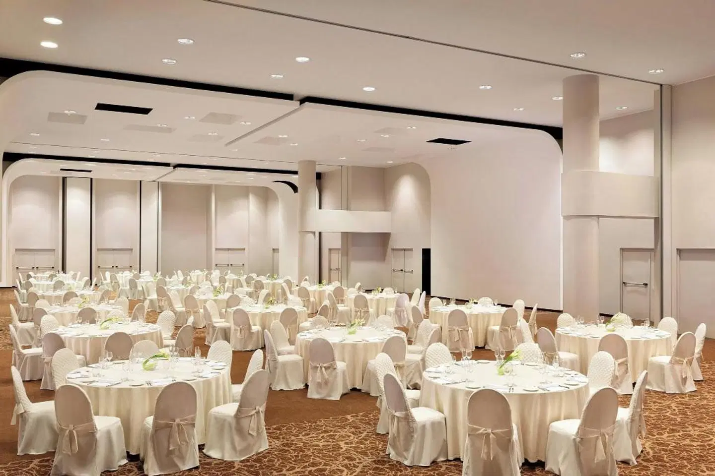 Sheraton Milan Malpensa Airport Hotel & Conference Centre Restaurant