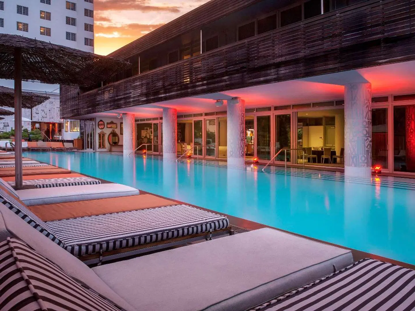 SLS South Beach Hallenbad