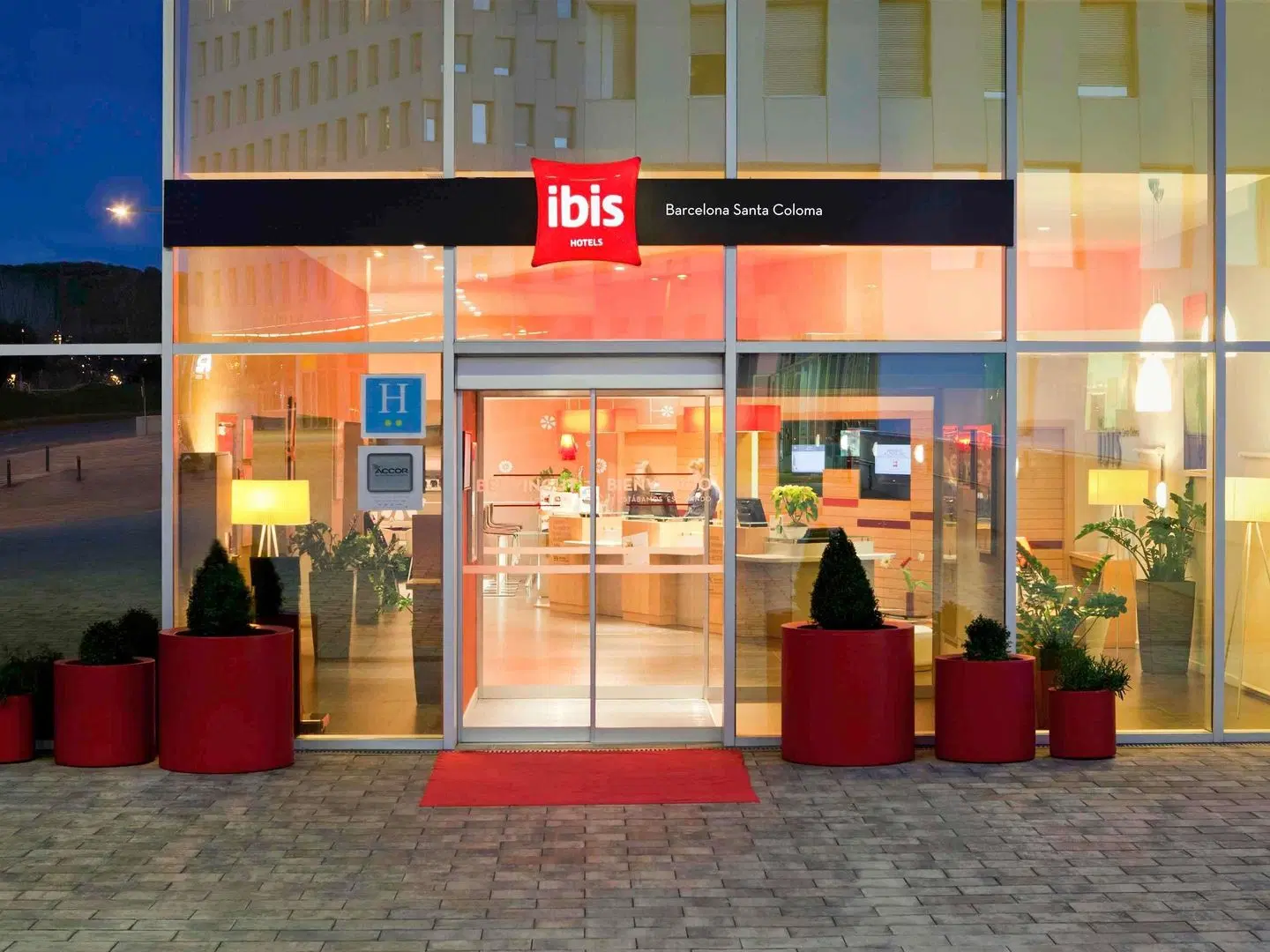 ibis Barcelona Santa Coloma LOUNGE_LOBBY