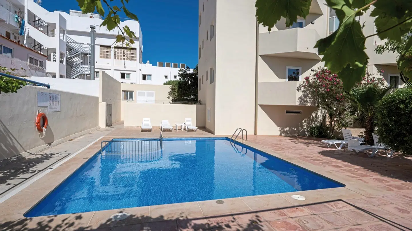 Timon OUTDOOR_POOL