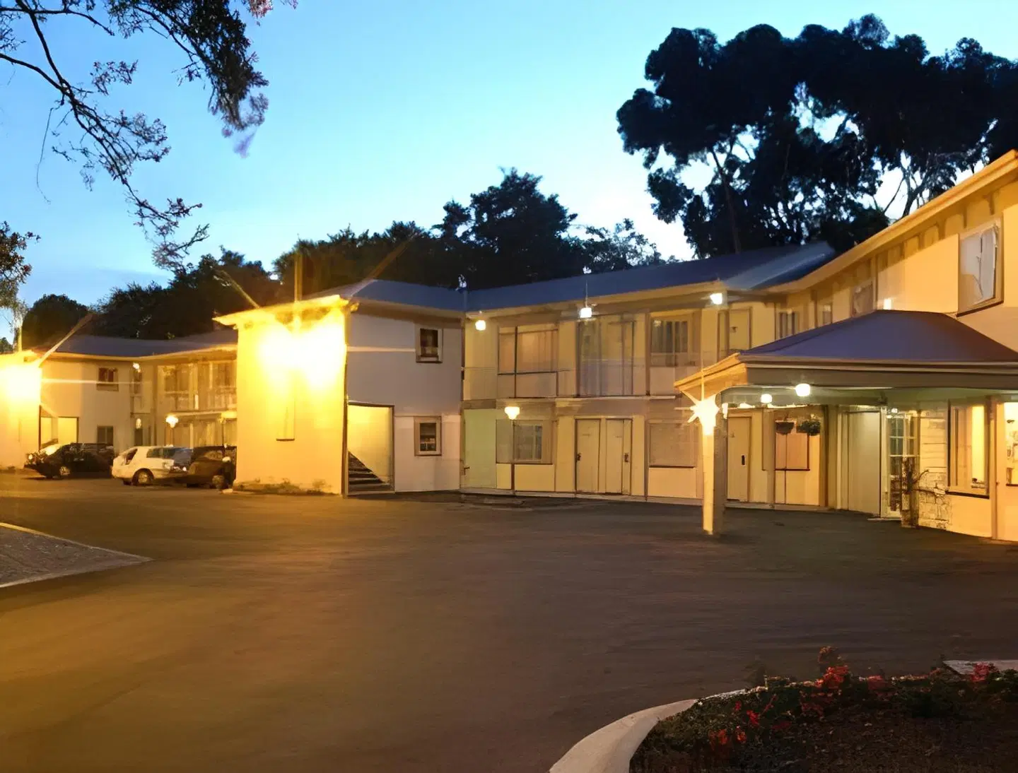 Best Western BKs Pioneer Motor Lodge EXTERIOR