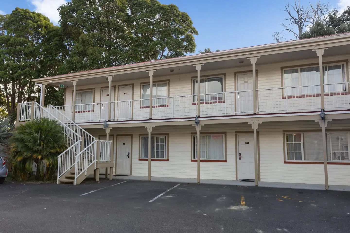 Best Western BKs Pioneer Motor Lodge EXTERIOR