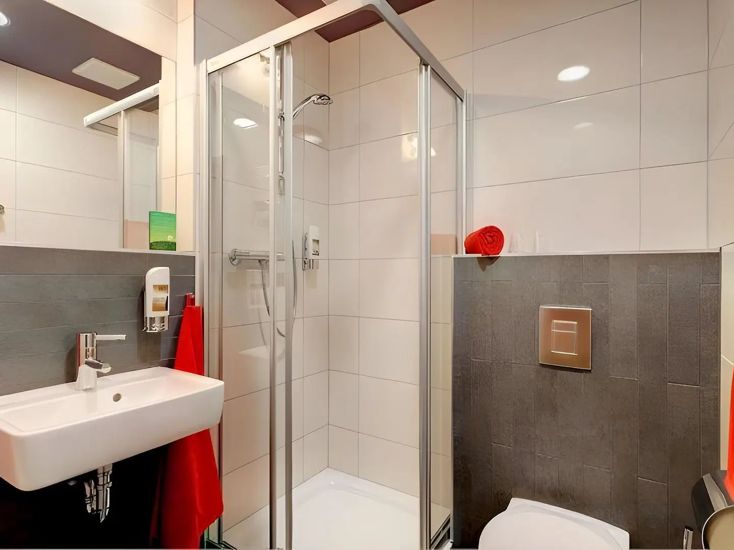 Meininger Hotel Wien Downtown Sissi Badezimmer