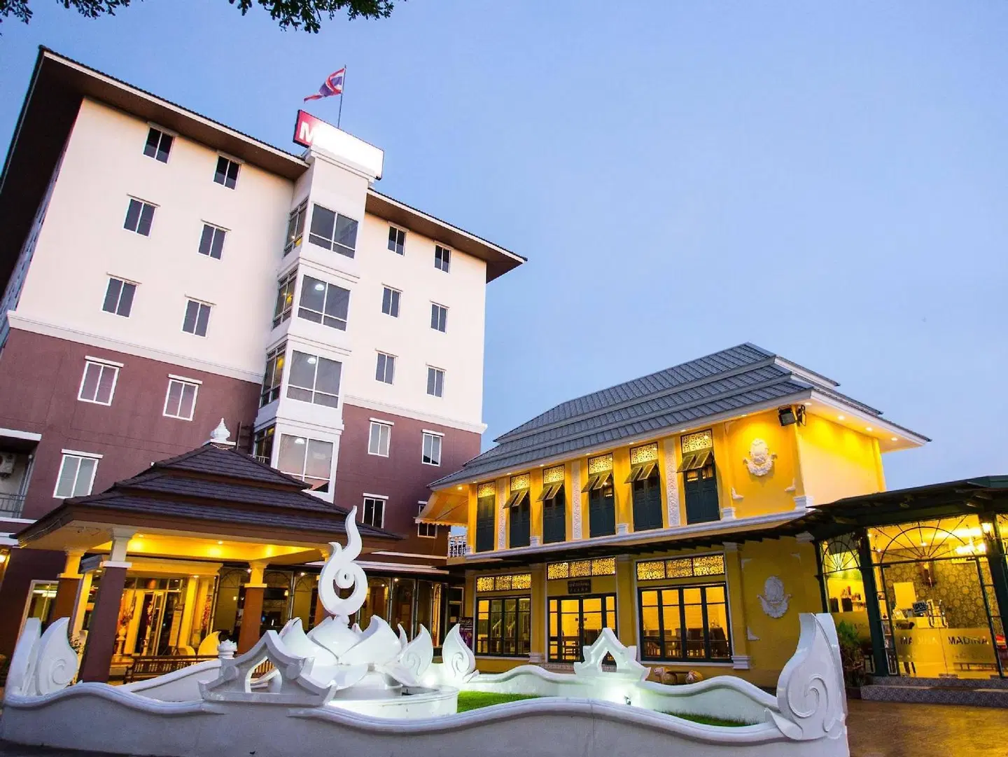 Madina Rayong Hotel EXTERIOR
