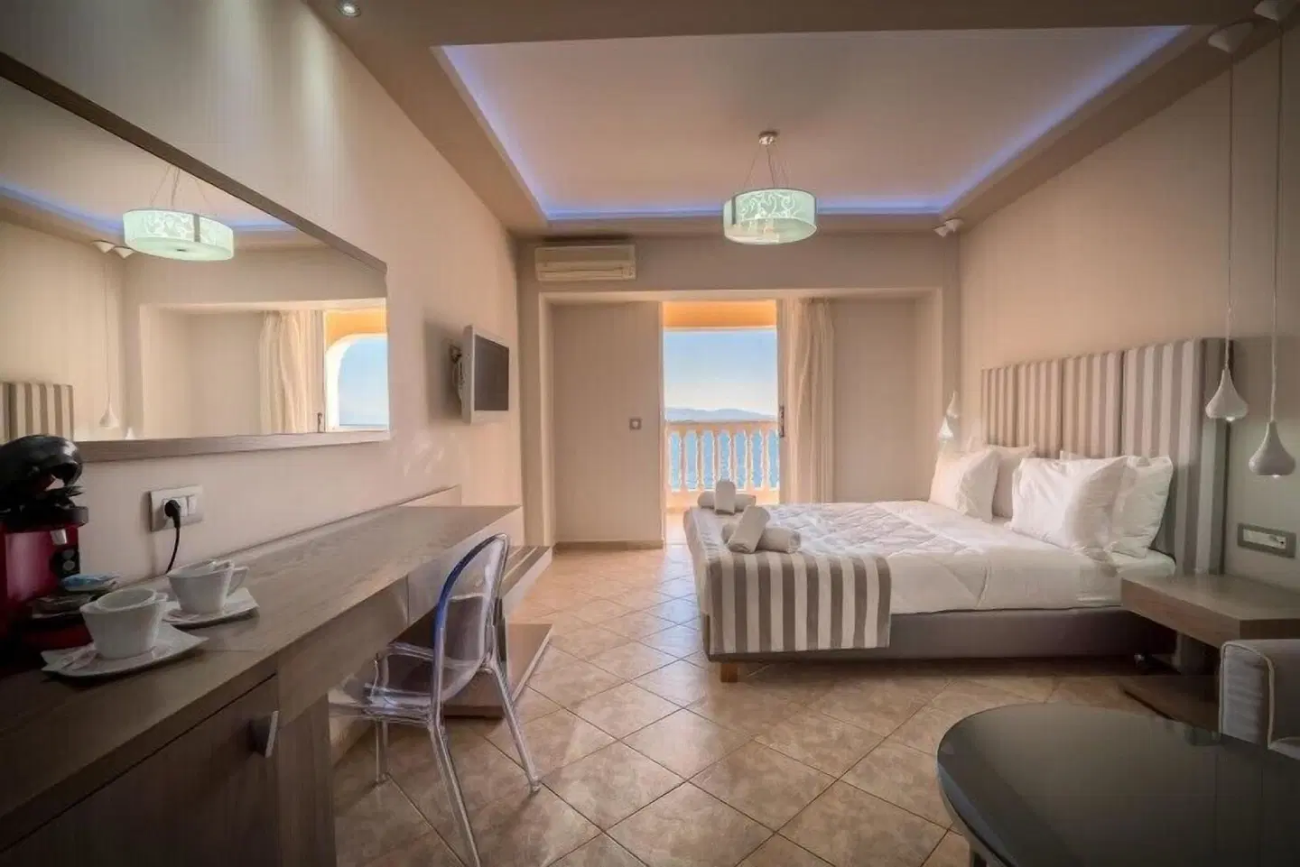 Balcony Hotel ROOM_EXAMPLE