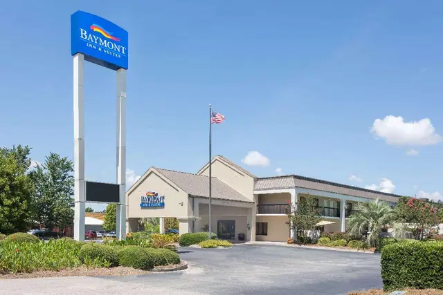 Baymont by Wyndham Orangeburg North EXTERIOR