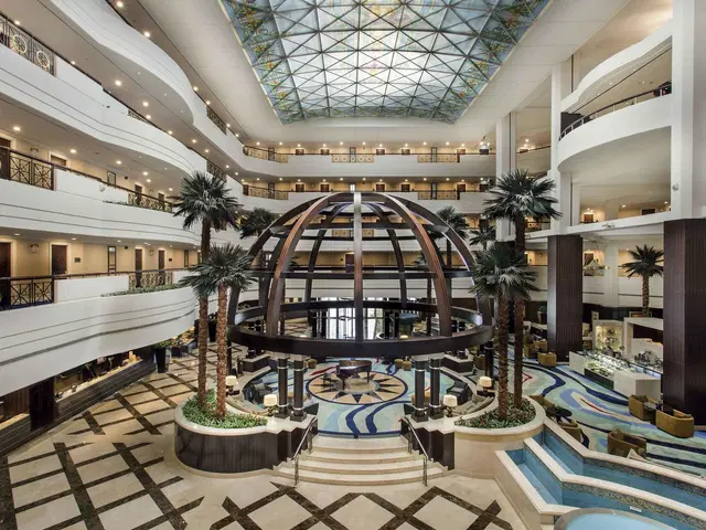 Mövenpick Grand Al Bustan Dubai LOUNGE_LOBBY