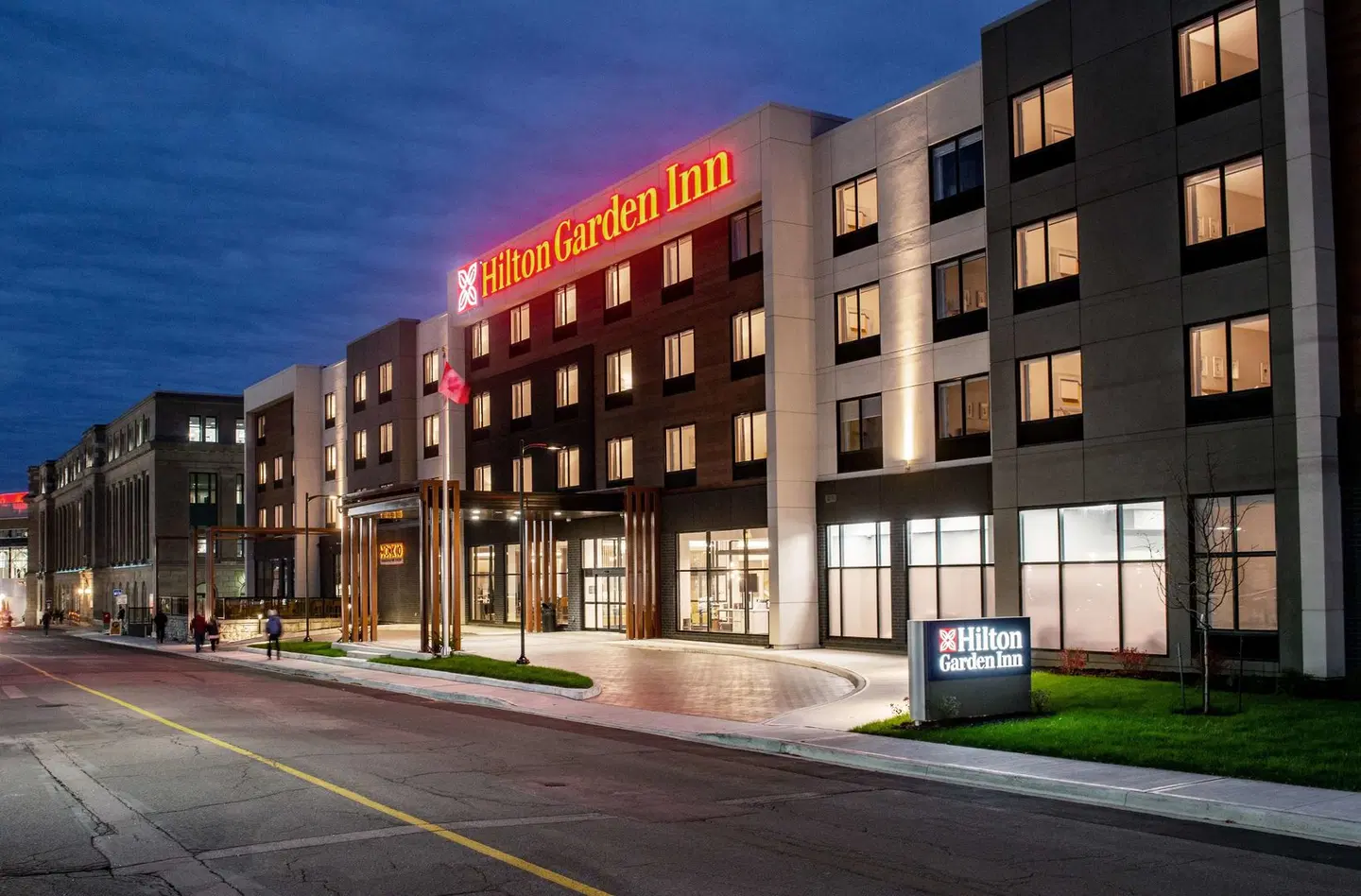 Hilton Garden Inn Moncton, NB EXTERIOR