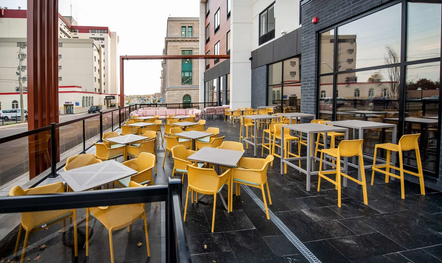 Hilton Garden Inn Moncton, NB Terrasse