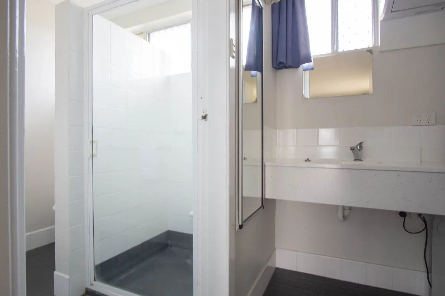 Acacia Motor Inn Badezimmer
