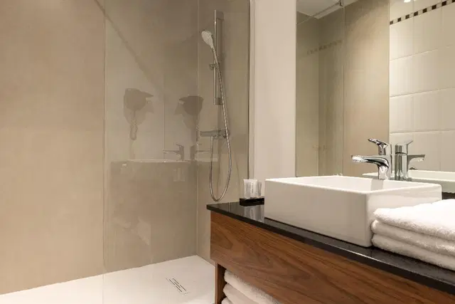 Crowne Plaza Paris-Republique Badezimmer