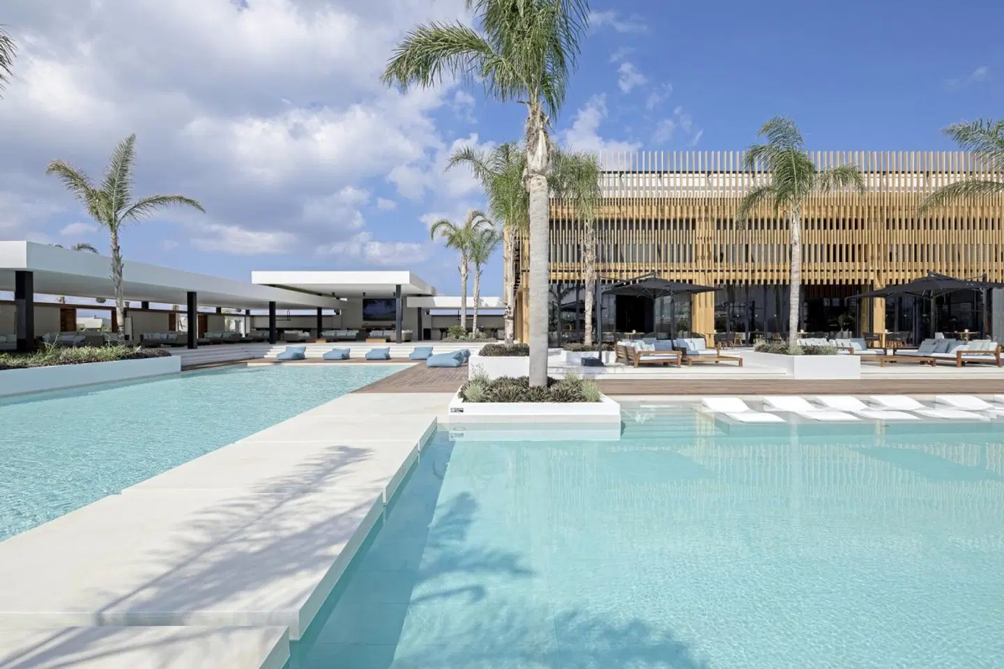 D'Andrea Lagoon OUTDOOR_POOL