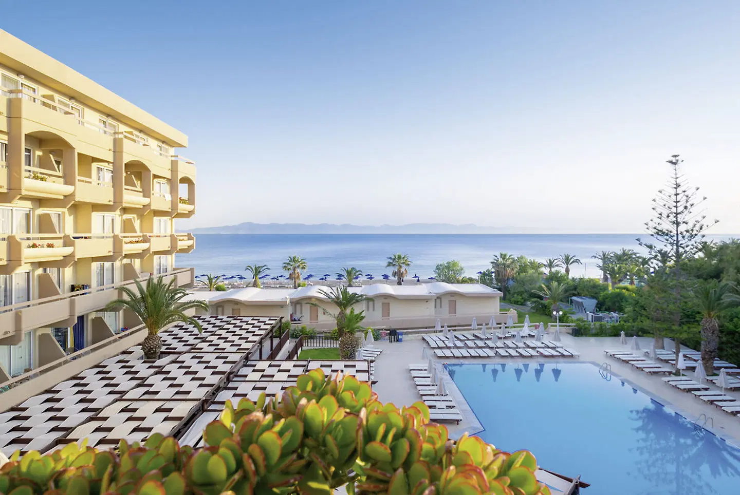 Sun Beach Resort OUTDOOR_POOL