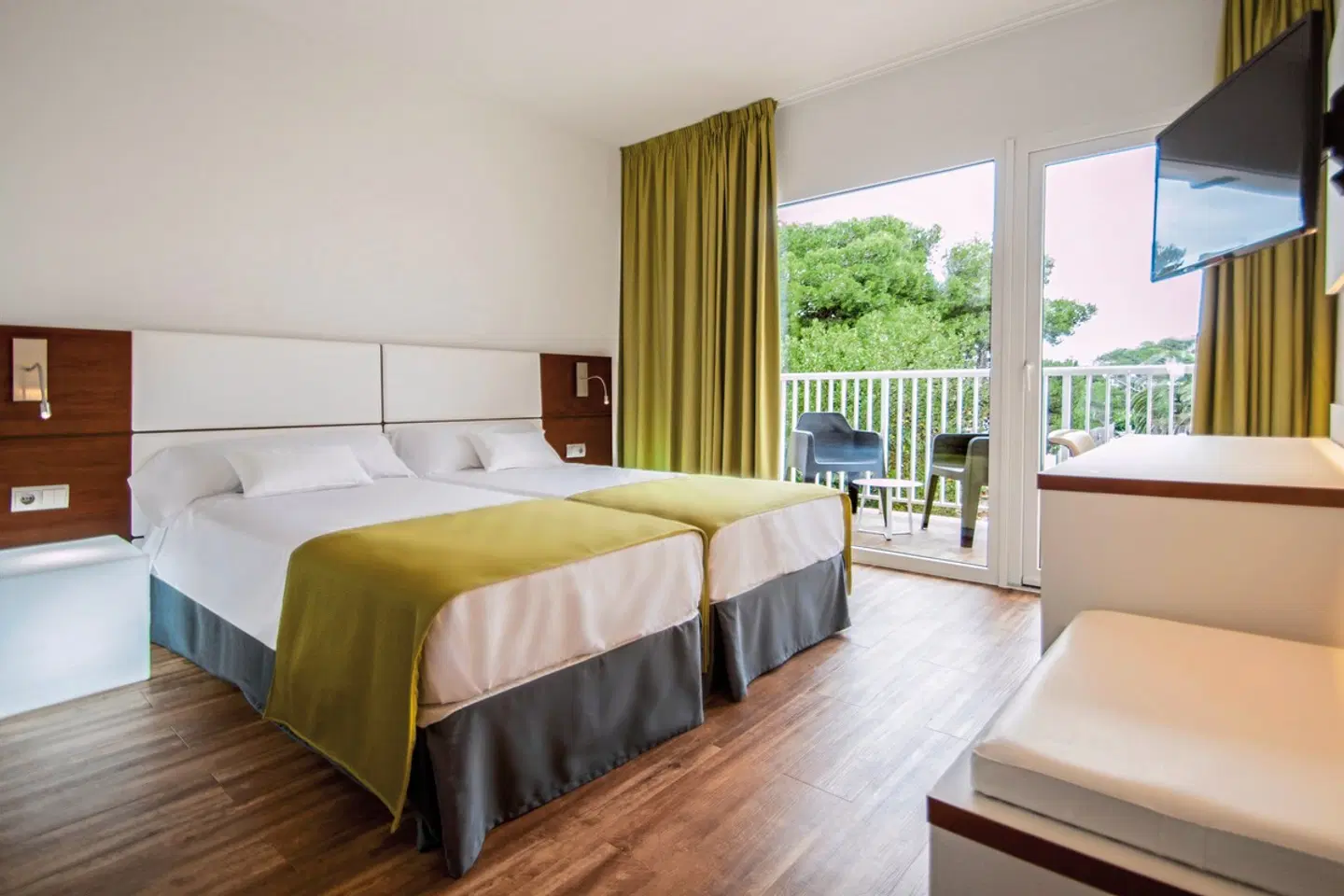 Globales Cala Blanca ROOM_EXAMPLE