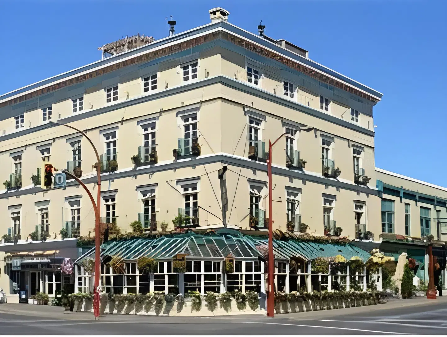 Swans Hotel & Brewpub EXTERIOR