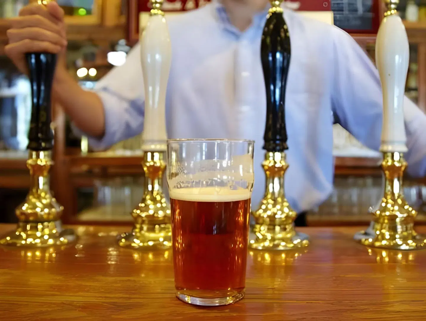 Swans Hotel & Brewpub BAR